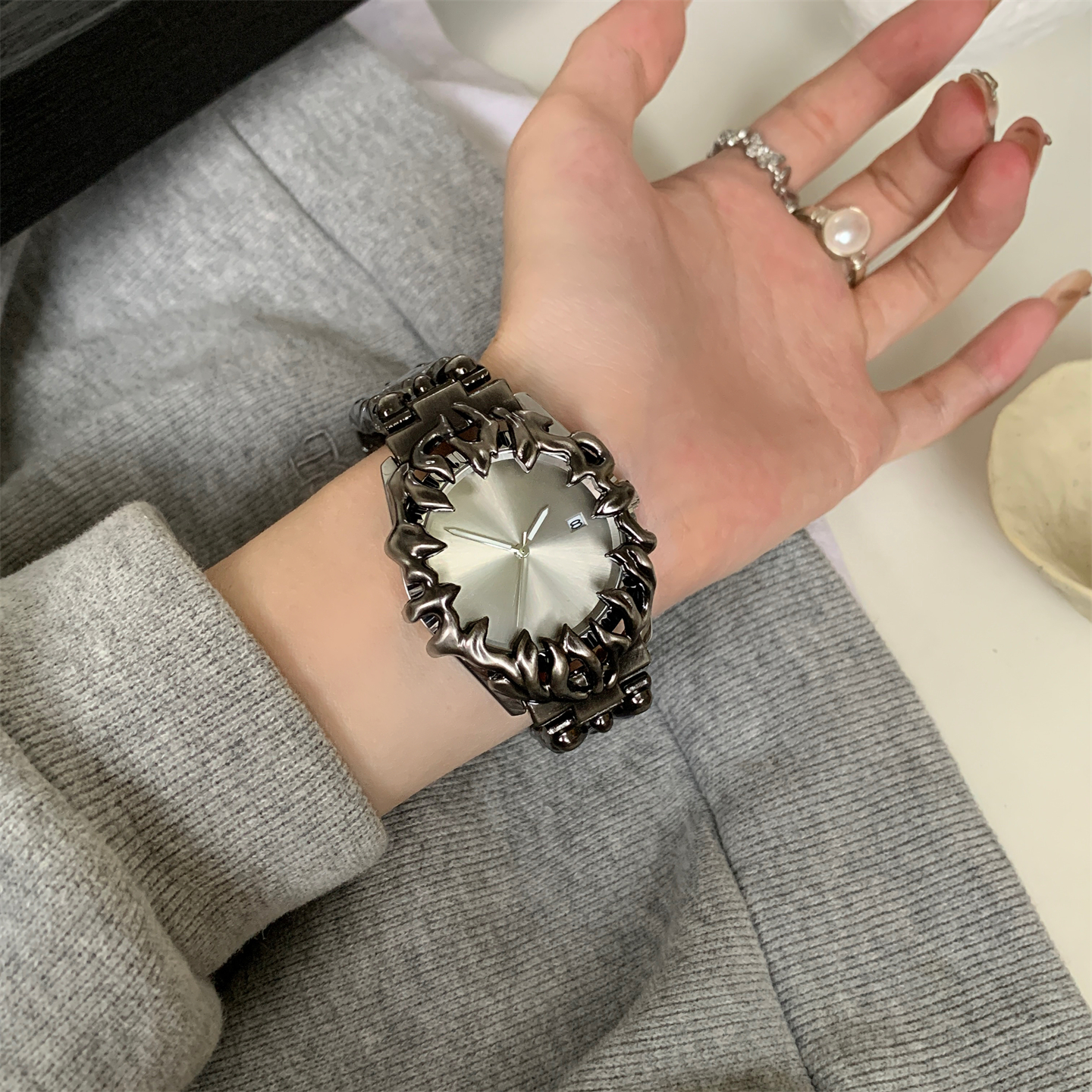 Women'S Fashion Trends - Small creative new trend of ancient