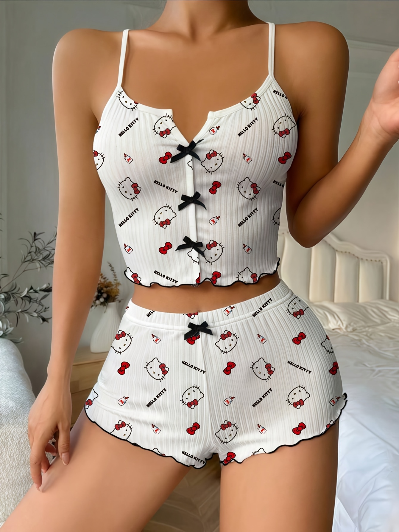 Sanrio Hello Kitty Bowknot Sus - Women Top Fashion recensie en prijs