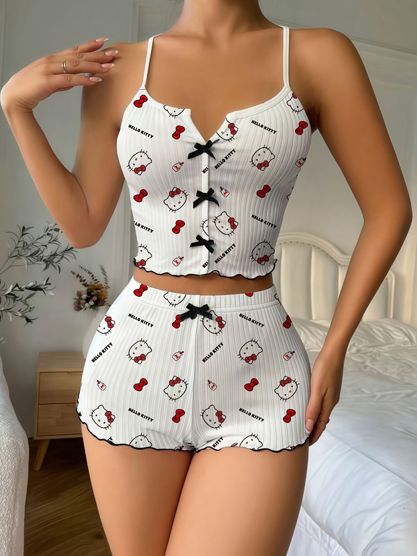 Sanrio Hello Kitty Bowknot Sus - Women Top Fashion recensie en prijs