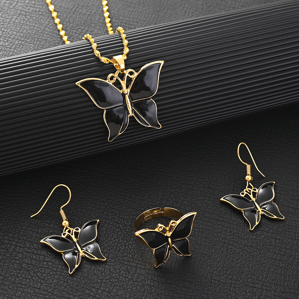 Stylish Butterfly Pendant Neck - Women Fashion Png recensie en prijs
