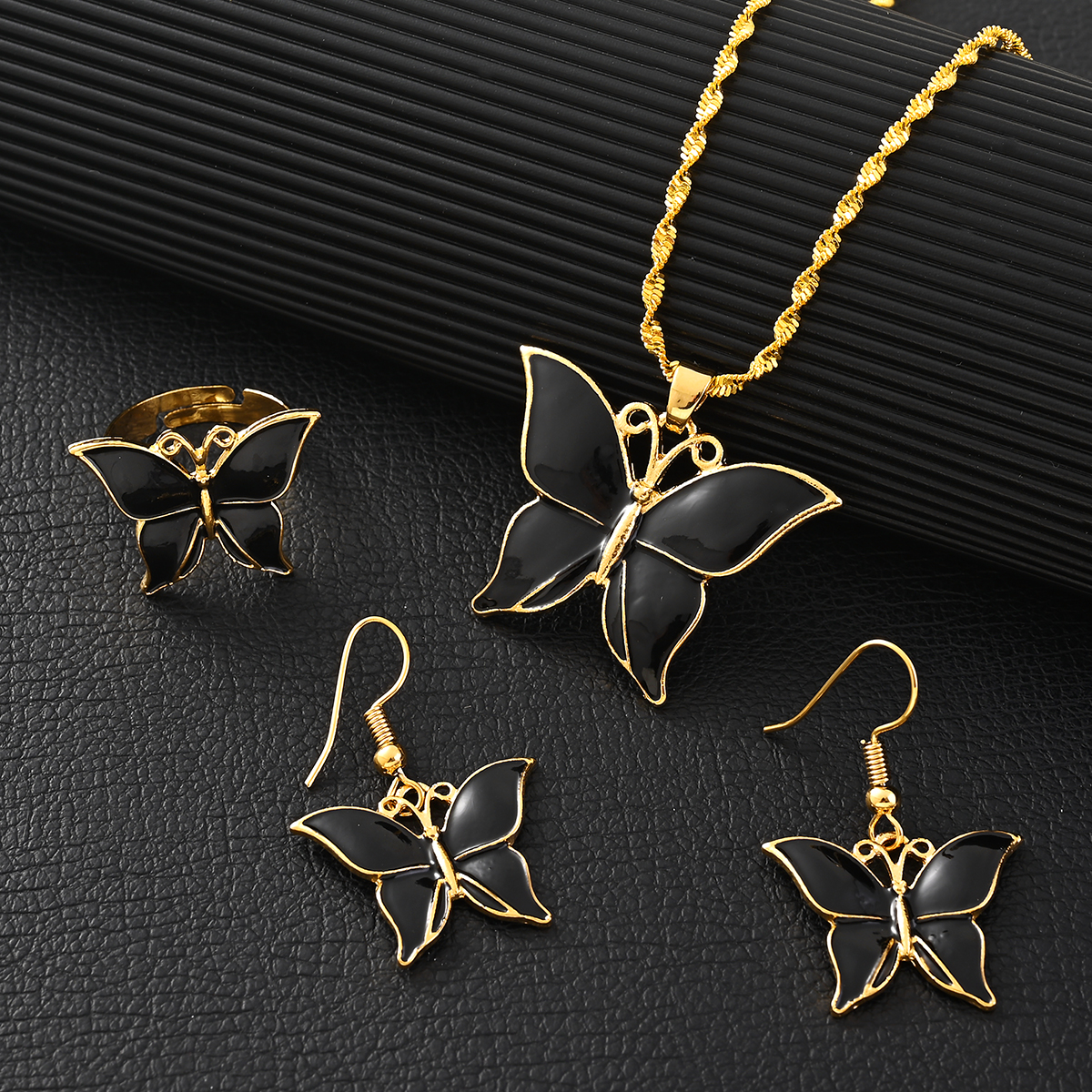 Stylish Butterfly Pendant Neck - Women Fashion Png recensie en prijs